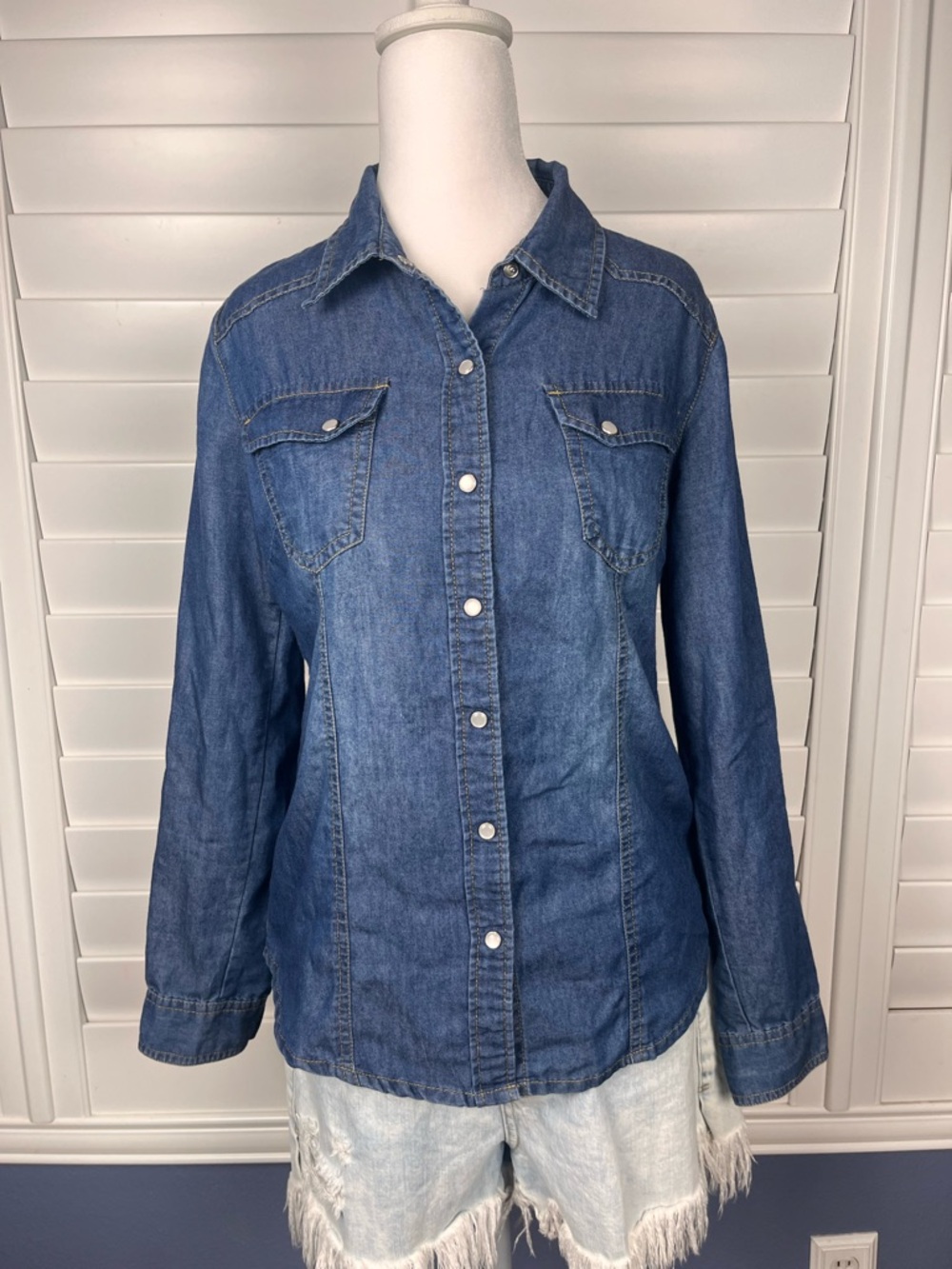 New look Classic Denim Button-Up Shirt Women's Top size M Streetwear coastal